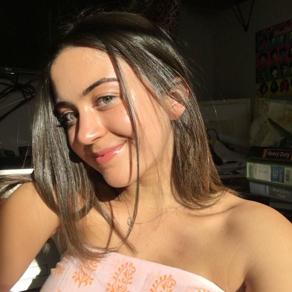 Meet your Posher, Lara